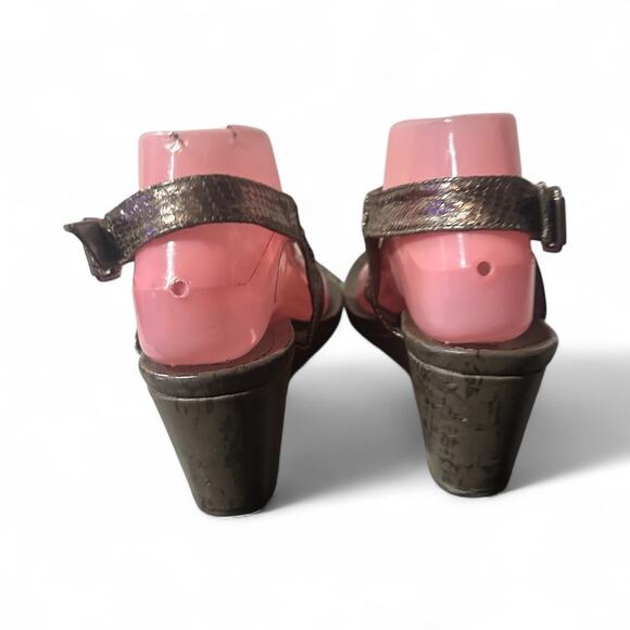 Simply Vera Vera Wang Thong Wedge Beaded Sandal Sz 9 M Vinny Pewter - Picture 6 of 8